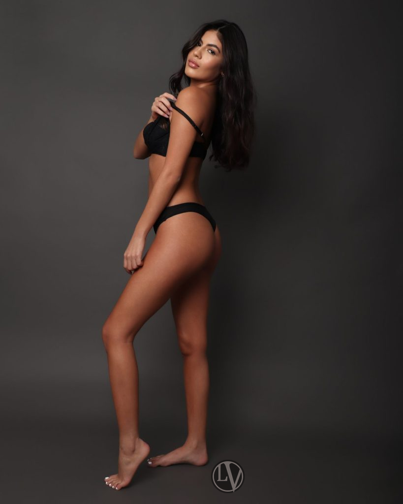 London GFE companion Emelda in her expensive lingerie